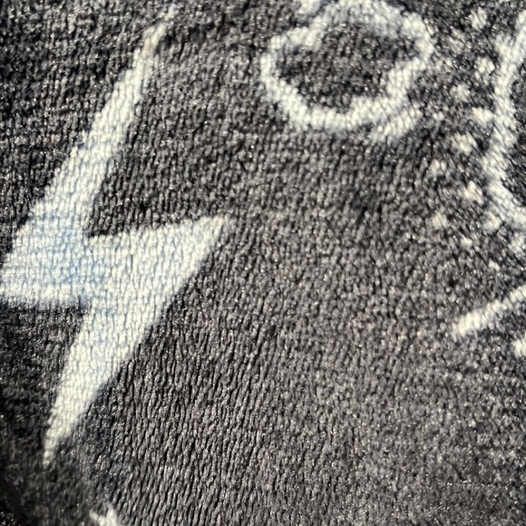 Youth house cost (size 7) - Picture 2 of 7